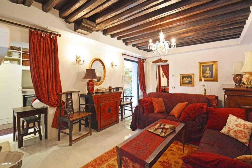 Zattere Cottage Close To Guggenheim Венеция Экстерьер фото