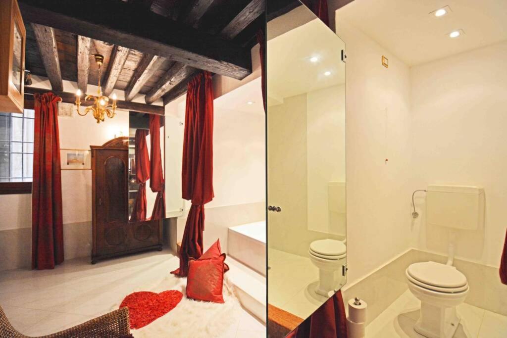 Zattere Cottage Close To Guggenheim Венеция Экстерьер фото