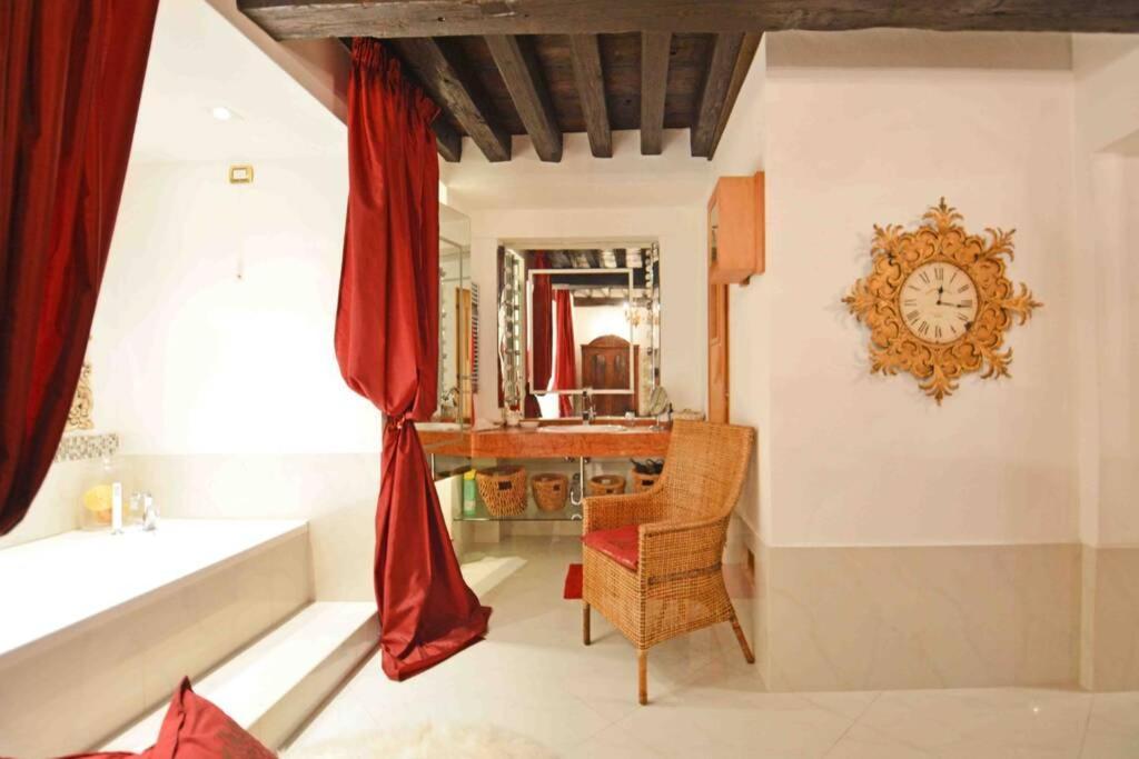 Zattere Cottage Close To Guggenheim Венеция Экстерьер фото